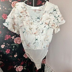 ASTR Women's Floral Ruffle Bodysuit